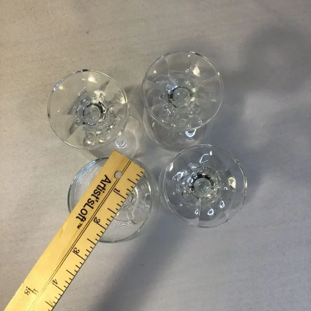 Clear Glass Wine Glass with Faceted Diamond-Ball Stem Set of 4